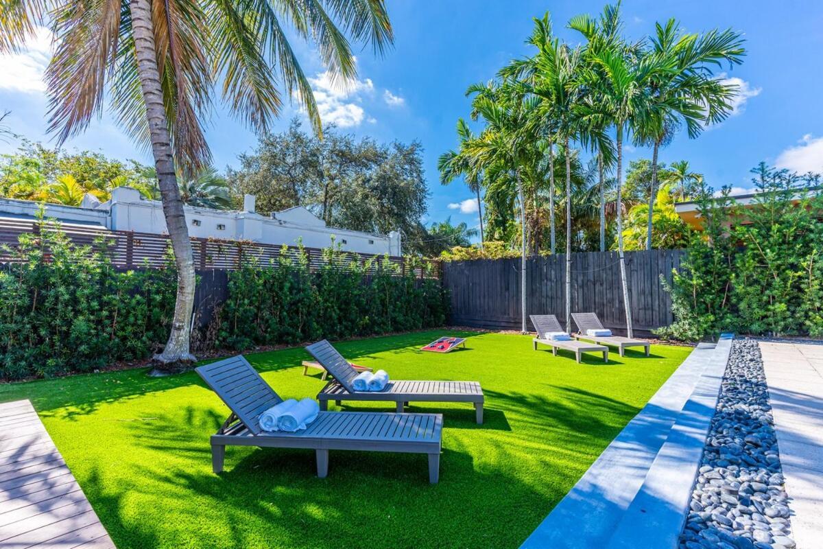 Stunning Tropical Pool House Coconut Grove * Miami